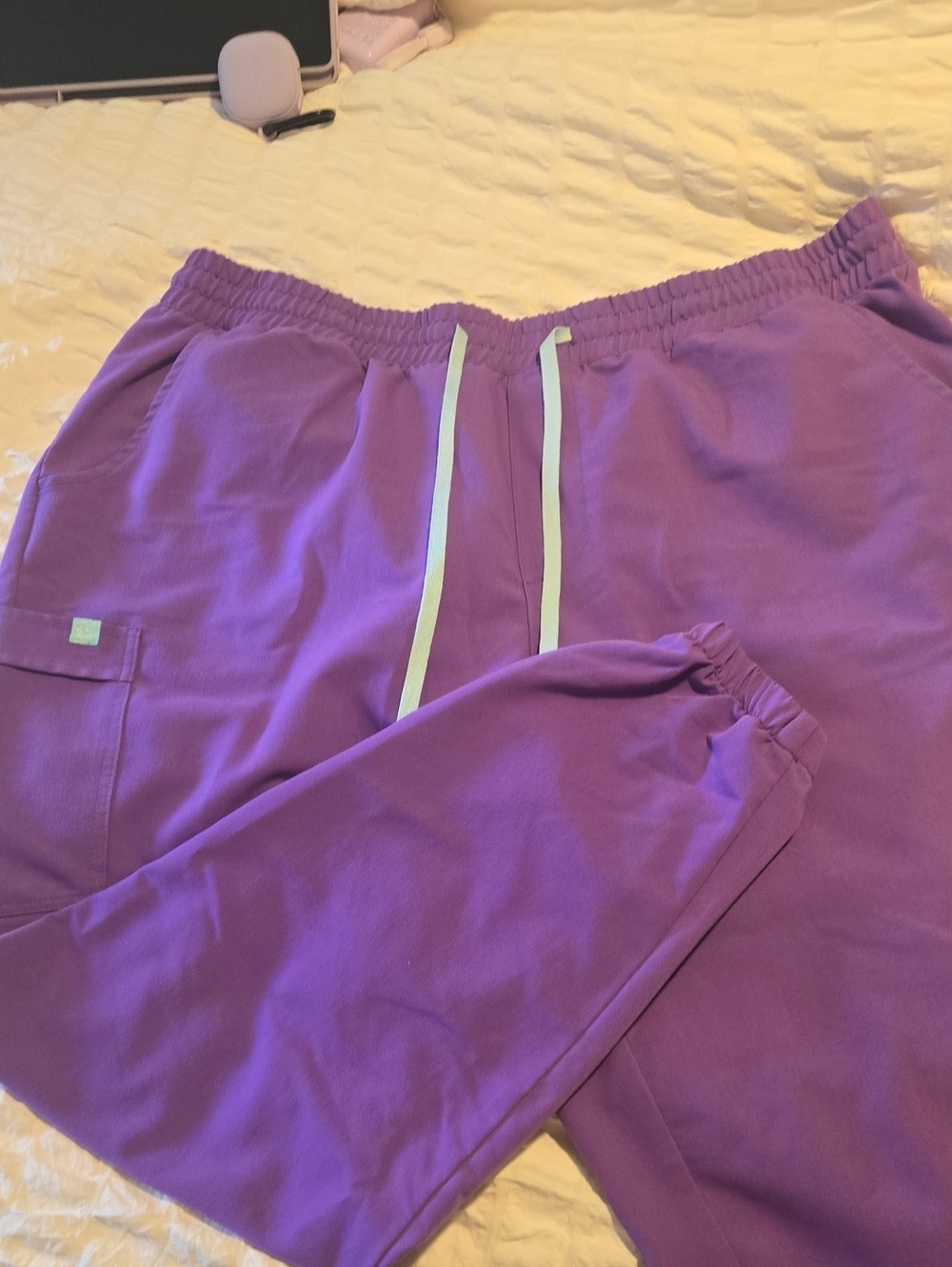 Women's Jogger Scrub Pants- Garde Malade